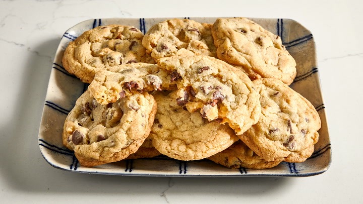 chocolate chip cookie machine