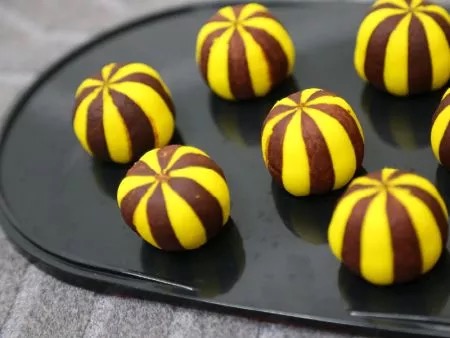 striped cookie making machine1