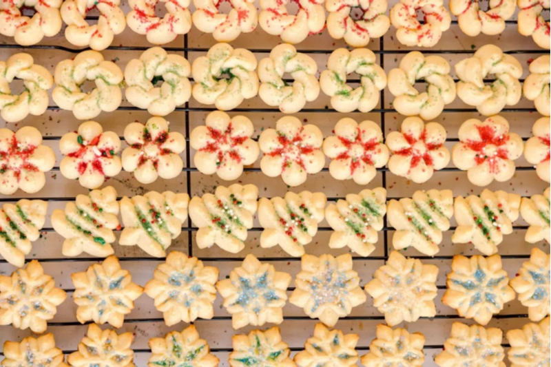 Spritz Cookies Recipe (Cookie Press Cookies) - Smells Like Home.jpg